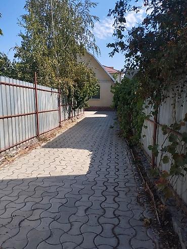 дома киргизия 1: Продается дом в Чонарыке район резиденции. Дом мансардного типа 160 м — 1