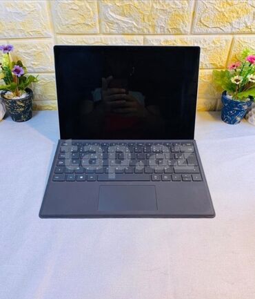 Digər noutbuklar və netbuklar: Intel Core i5, 8 GB, 12.3 " — 1