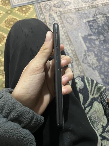 Apple iPhone: IPhone Xr, 64 ГБ, Черный, Чехол, 76 % — 7