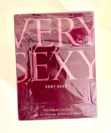 tribute parfum: Victoria’s Secret “Very sexy” parfümü. Valehedici ətri olan