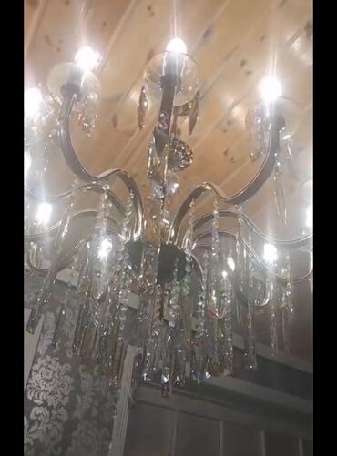 qonaq otagi üçün çılçıraqlar: Çılçıraq, 10 və daha çox lampa, Xrustal