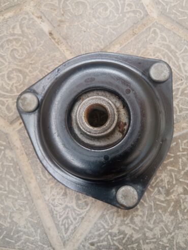 синтепоновая подушка: Nissan SUNNY, 2010 il, Analoq, İşlənmiş