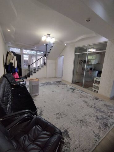 Продажа домов: Дом, 300 м², 7 комнат — 6