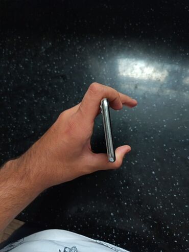 Apple iPhone: IPhone X, 64 GB, Gümüşü, Face ID — 5