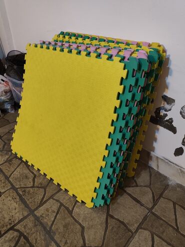 Maskalar, eynəklər: Tatami 1.5 sm qalinliginda yeniden sevilmir