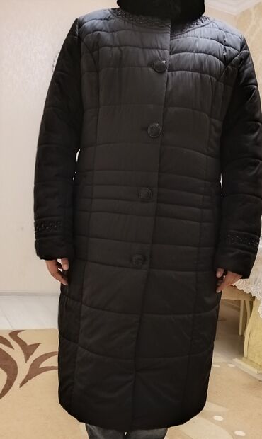 Paltolar: Qadın uzun qış paltosu – qara rəngdə - Model: tikməli, üfüqi kapitone — 11