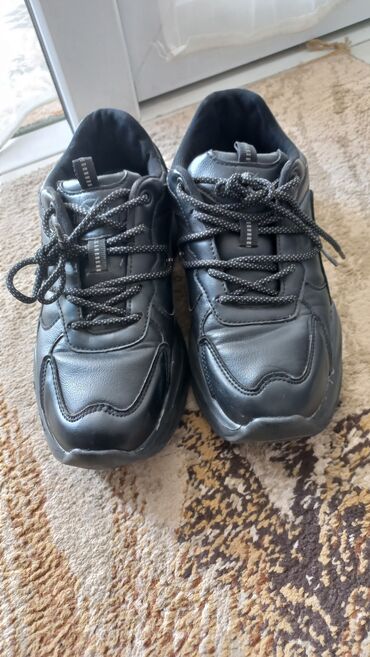 черная обувь: Кроссовки Time jamp 39 размер