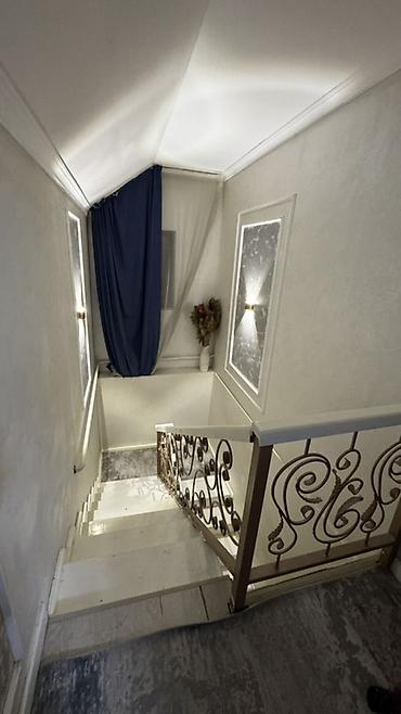 Продажа коттеджей и домов: 🏡 **Продаётся просторный дом в Бишкеке (Кара-Жыгач ж/м)** 🛏️ 4 — 8