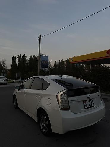 Toyota: Toyota Prius: 2011 г., 1.8 л, Вариатор, Гибрид, Хэтчбэк — 13