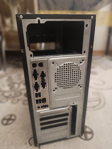 Masaüstü kompüter korpusu düymələri USB yerleri hamsi işlekdi
