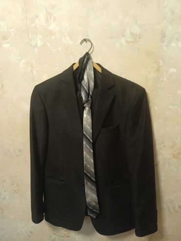 серые мужские костюмы: Костюм цвет - Черный