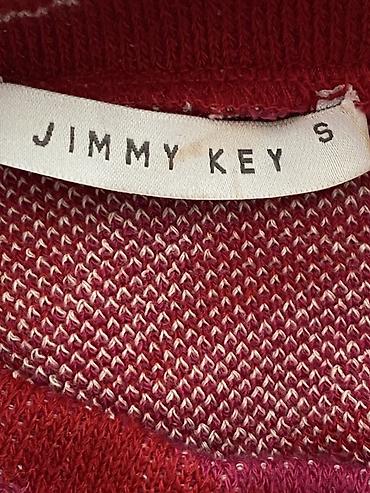 hind geyimləri: Jimmy Key iki parçalı dəst – trikotaj jilet və ətək 3 defe geyinilib — 4
