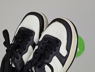 dresy w golebie: Buty sportowe 30, Używany — 4