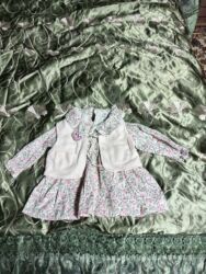 İnformatika: Qız uşağı üçün geyim dəsti - Çiçək naxışlı iki fərqli don. - 1-ci