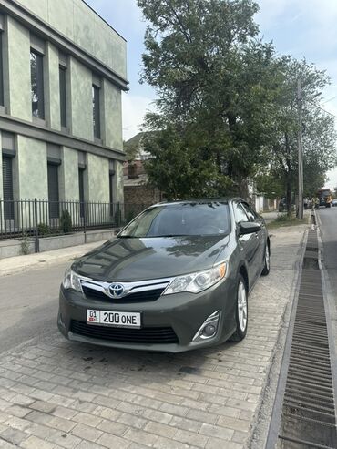 машины 2010 года и выше: Toyota Camry: 2012 г., 2.5 л, Автомат, Гибрид, Седан