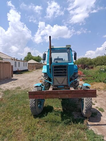 шины зимние бу r16: Трактор колесный, с кабиной и трехточечной навеской - Полный