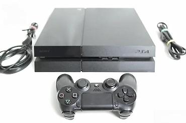 second hand electronics: U ponudi Sony Playstation 4 sa naslova. Konzola je novija fat — 1