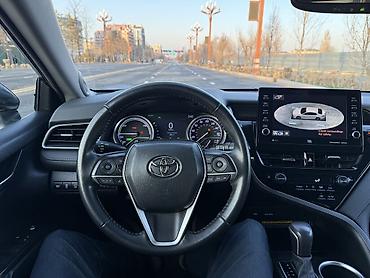 Toyota: Toyota Camry: 2021 г., 2.5 л, Автомат, Гибрид, Седан — 9