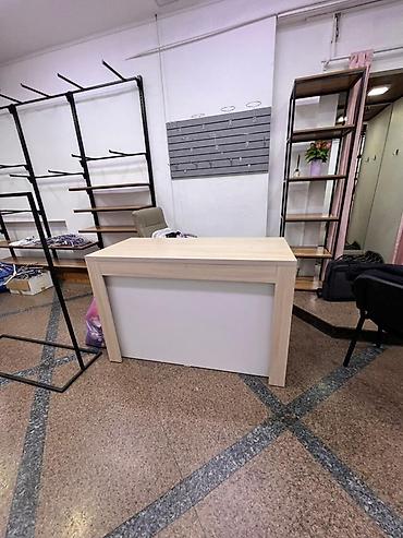 Торговое оборудование для магазина одежды Комплект включает: -