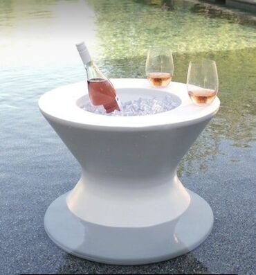 Lejankalar, şezlonqlar: Şezlong 
Lejenka. 
Hovuz içi özel tasarım — 14