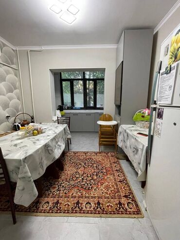 тоголок молдо фрунзе: 2 комнаты, 52 м², 106 серия, 1 этаж, Евроремонт