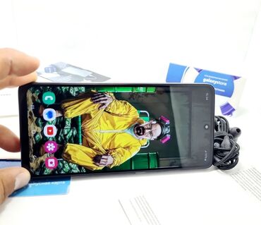 камера переднего вида: Samsung Galaxy A52 5G, Б/у, 256 ГБ, цвет - Черный, 2 SIM, eSIM