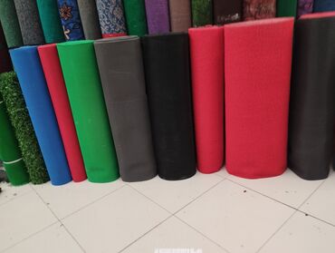 Qazanlar: Rezin xalça . Adətən girişlərdə, hovuz kənarlarında, sanitar
