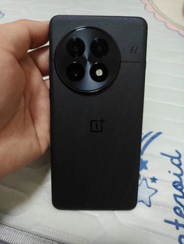 сколько стоит китайский айфон 13: OnePlus 13, Б/у, 256 ГБ, цвет - Черный, 2 SIM