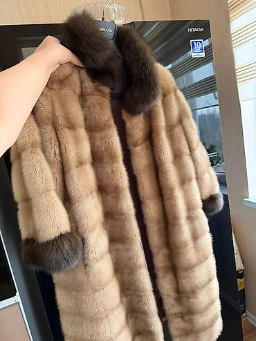 Kürklər: Material: Norka, boynu ve qollari sobol Razmer:M-L Brend:Femina — 3