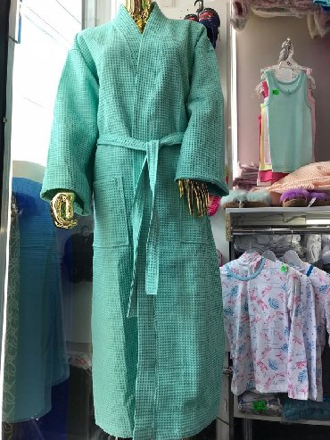 global trend in Кыргызстан | КРОССОВКИ И СПОРТИВНАЯ ОБУВЬ: Вафельные халаты с капюшоном и без капюшонаРазмеры:S, M, L, XL
