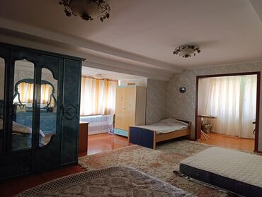 Продажа домов: Дом, 300 м², 6 комнат, Риэлтор — 28