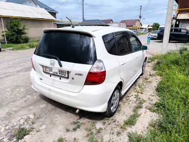 Honda: Honda Fit: 2004 г., 1.3 л, Вариатор, Бензин