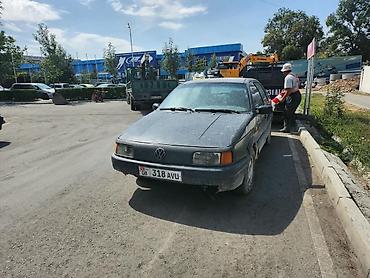 Volkswagen Passat: 1992 г., 1.8 л, Механика, Бензин, Седан