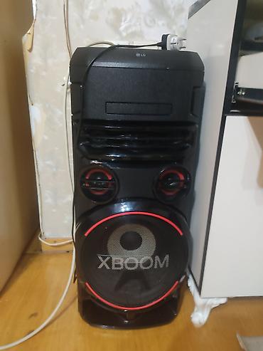 LG XBOOM partnyor səs sistemi mikrafonu da mövcuddur - Güclü