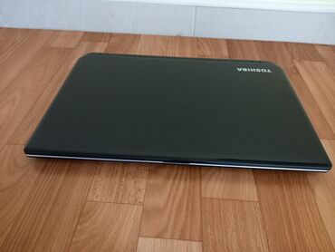 Toshiba: Intel Celeron, 4 GB OZU, 15.6 " — 4