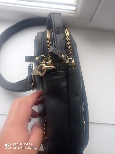 Барсетки: Продаю Барсетку из натуральной кожи покупал 6500 сом ручная работа — 3