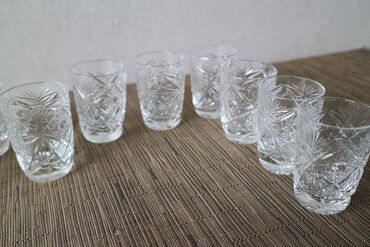 Стаканы: Винтажные хрустальные рюмки/стаканы. 4 рюмки. Высота 7 см, объем 80 — 15