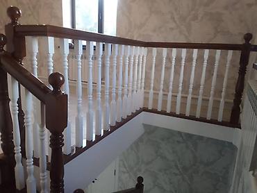 Деревянные лестницы: Деревянная лестница Для дома, Форма лестницы: Много-маршевая, Стиль: Классический — 14