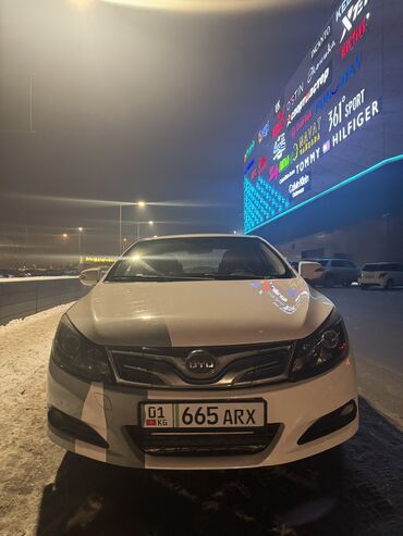 BYD: BYD : 2019 г., 0.1 л, Робот, Электромобиль, Седан