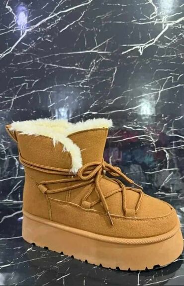 Čizme: NABAVKA
36-41
3900 din 💥 — 11