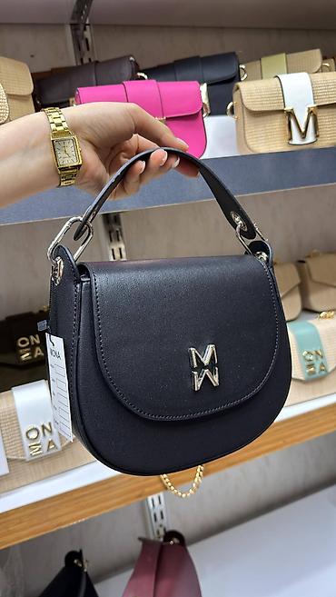 Torbe: Ženska torba „MONA“ – polukružni crossbody/shoulder model - Dizajn — 2