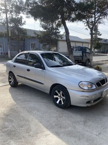 100000 сомдук машиналар: Daewoo Lanos: 1998 г., 1.5 л, Механика, Бензин, Седан