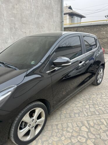 Chevrolet: Chevrolet Spark: 2016 г., 1 л, Автомат, Бензин, Хэтчбэк — 2