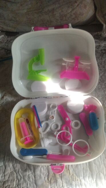 мягкая игрушка уточка: Игрушки :состояние новых. чемоданчик врача 250снабор юнный строитель