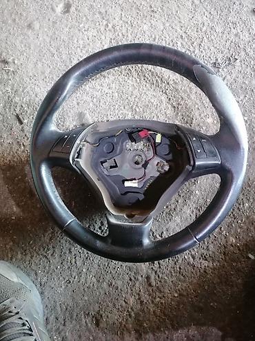 manuel auto: Volan za Fiat Grande Punto Opis: - Originalni multifunkcionalni volan — 1