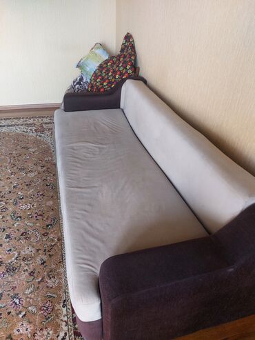 продам бу диван: Прямой диван, цвет - Бежевый, Б/у