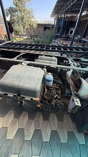 видно: Мерседес актрос мп3 на запчасть после пожара и фары бампера есть Бак — 4