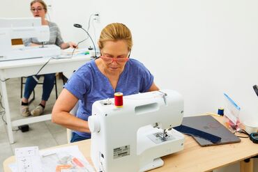 🧵 Peşəkar Dərzi Xidməti – Tekstil Məhsullarının Hazırlanması🧵 📍 Bizim