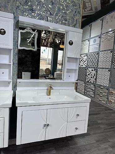 Hamam dolabları: Ağ rəngdə, müasir dizaynlı tualet masası. Üzərində dairəvi formalı, ağ — 3