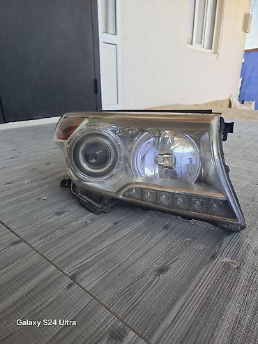мотор жетта: Правое передняя фара в сборе для автомобиля Toyota Land Cruiser 200 — 1